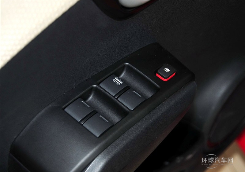 2011款 1.3L 手動(dòng)舒適版