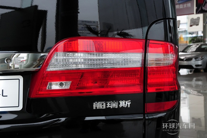 2010款 2.4L-3代 尊領(lǐng)豪華型長軸9座4RB2