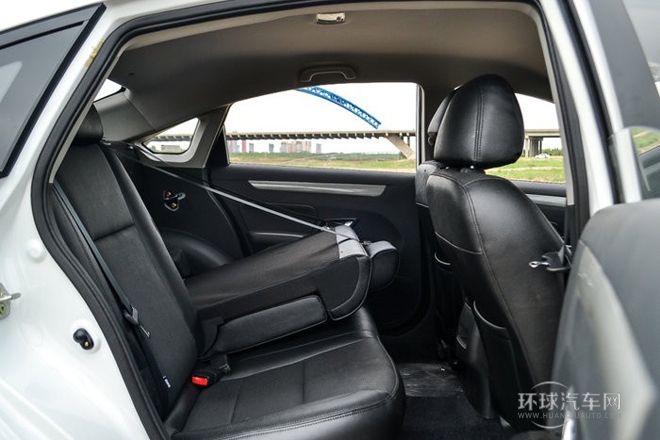 2014款 1.5L 手動(dòng)旗艦型