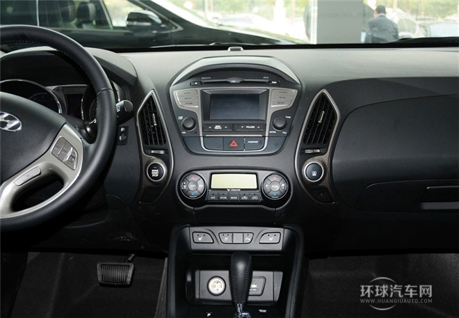 2015款 2.4L 自動(dòng)兩驅(qū)領(lǐng)先型 國(guó)V