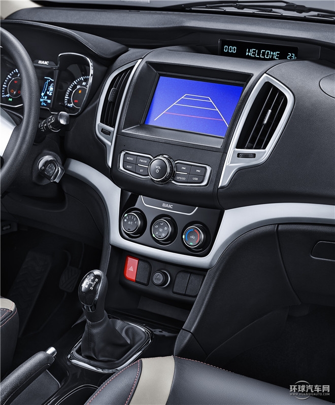 2015款 1.5L 手動標準型